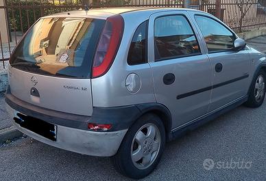 Auto Opel Corsa C 2001 benzina- gpl