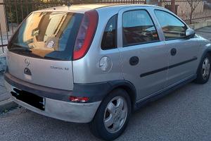 Auto Opel Corsa C 2001 benzina- gpl