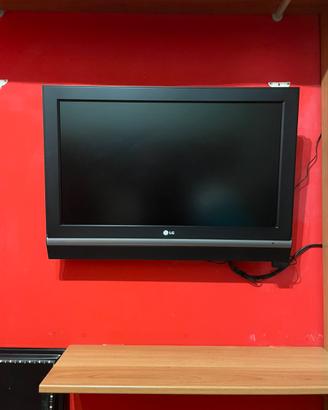 Tv lcd LG 32” hd ready con decoder