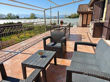 Casa vacanze con grande terrazza vicino al mare