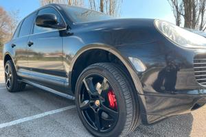 Porsche Cayenne Turbo S (Crs)
