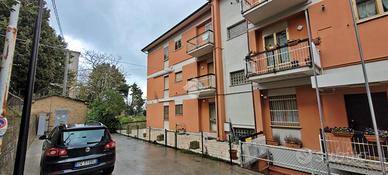 6 LOCALI A FOSSATO DI VICO