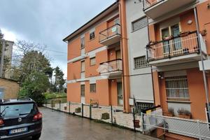 6 LOCALI A FOSSATO DI VICO