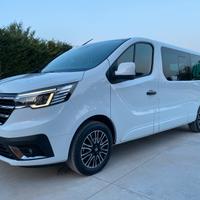 Noleggio pulmino/minivan 9 posti / auto / furgoni