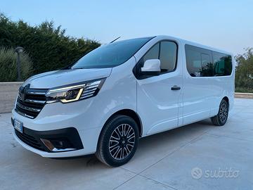 Noleggio pulmino/minivan 9 posti / auto / furgoni