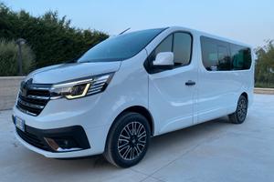 Noleggio pulmino/minivan 9 posti / auto / furgoni