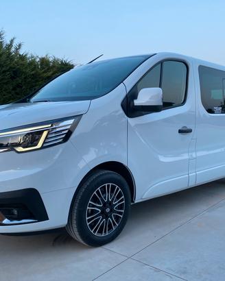 Noleggio pulmino/minivan 9 posti / auto / furgoni