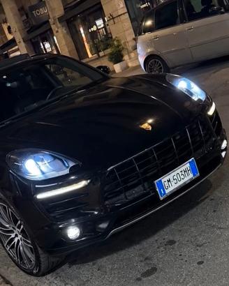 PORSCHE MACAN 3.0D FULL OPTIONAL- PARI AL NUOVO