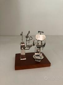 Miniatura argento poltrona dentista