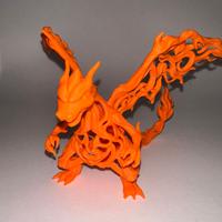 Statua Pokémon Charizard Stile Voronoi