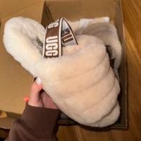 UGG Slippers Fluff Yeah con cinturino posteriore