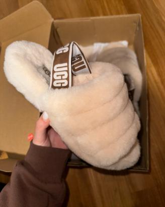 UGG Slippers Fluff Yeah con cinturino posteriore