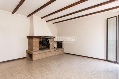 APPARTAMENTO CON TRE CAMERE IN CENTRO