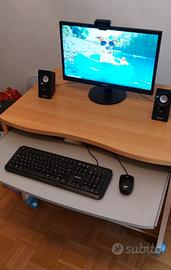 PC Desktop + Monitor 20” + Scrivania – Perfetto pe