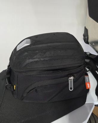Borsa serbatoio magnetica Givi MT504
