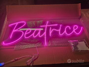 Scritta led Beatrice