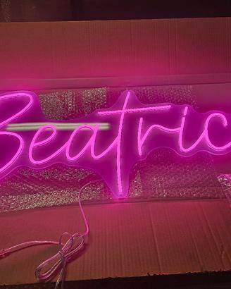 Scritta led Beatrice
