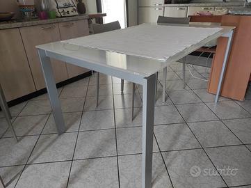 tavolo da pranzo in vetro