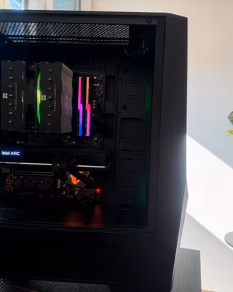 PC Gaming Ryzen 5500 16 GB RAM ARC 750 8GB
