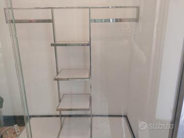 struttura per abbigliamento 
