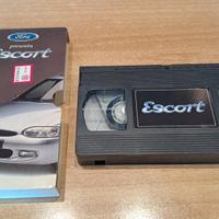 VHS Ford presenta Escort 