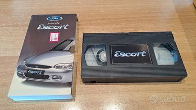 VHS Ford presenta Escort 