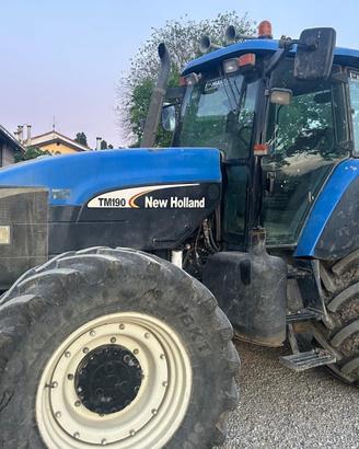 TRATTORE NEW HOLLAND TM 190