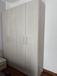 Armadio grigio 4 ante + comodino