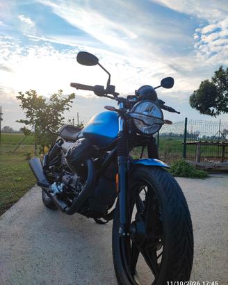 Moto Guzzi V7 Stone 
