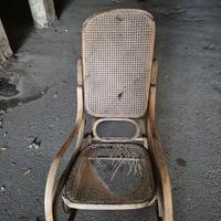 Sedia a dondolo in stile Thonet