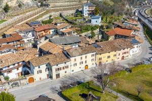 2 LOCALI A POMAROLO