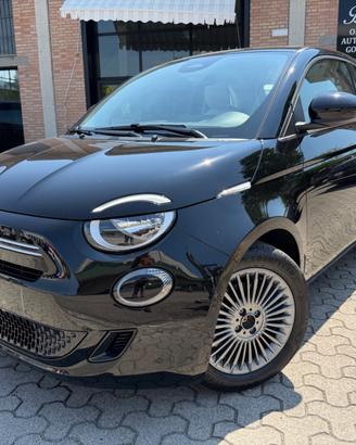Fiat 500 Berlina Hybrid Icon