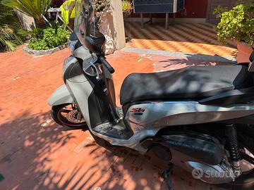 Honda SH 300 i ABS traction control