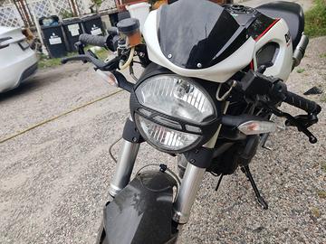 Ducati monster 696+