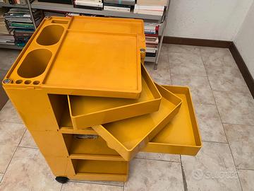 Carrello Boby giallo, di Joe Colombo
