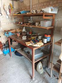 Banco da lavoro in metallo con morsa