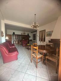 Semi indipendente con cortile