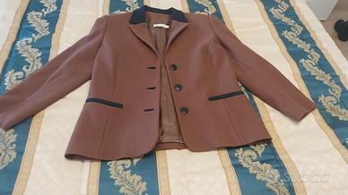 Completo in seta e gonne in tessuto