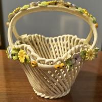 Cestino vintage in ceramica decorato a mano
