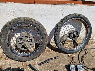 Ruote moto 21 e 18, per Cagiva SXT 350 Ala Blu