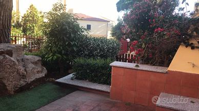 Appartamento con ingresso indipendente patio giard