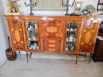 Credenza in stile classico
