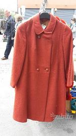 Cappotti donna vintage con tessuto ricamato