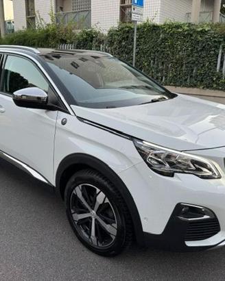 PEUGEOT 5008 BlueHDi 130 S&S EAT8 Crossway