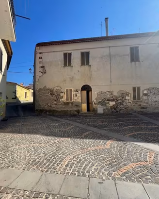 Casa storica con veranda + possibilità contributo