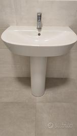 Lavandino a colonna vitra in ceramica bianca