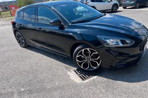 FORD Focus ST-LINE PARAGONABILE AL NUOVO2021