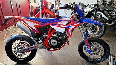 Beta RR Motard 125 RR125 R 4T - Red & Blue PRONTA 