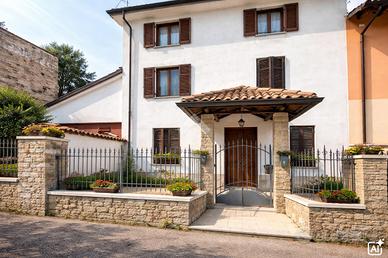 CASA SEMINDIPENDENTE A CASTELLAZZO BORMIDA