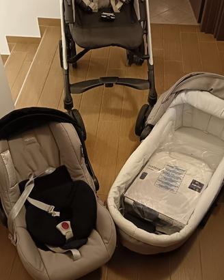 Trio Inglesina modello Zippy Pro più base auto